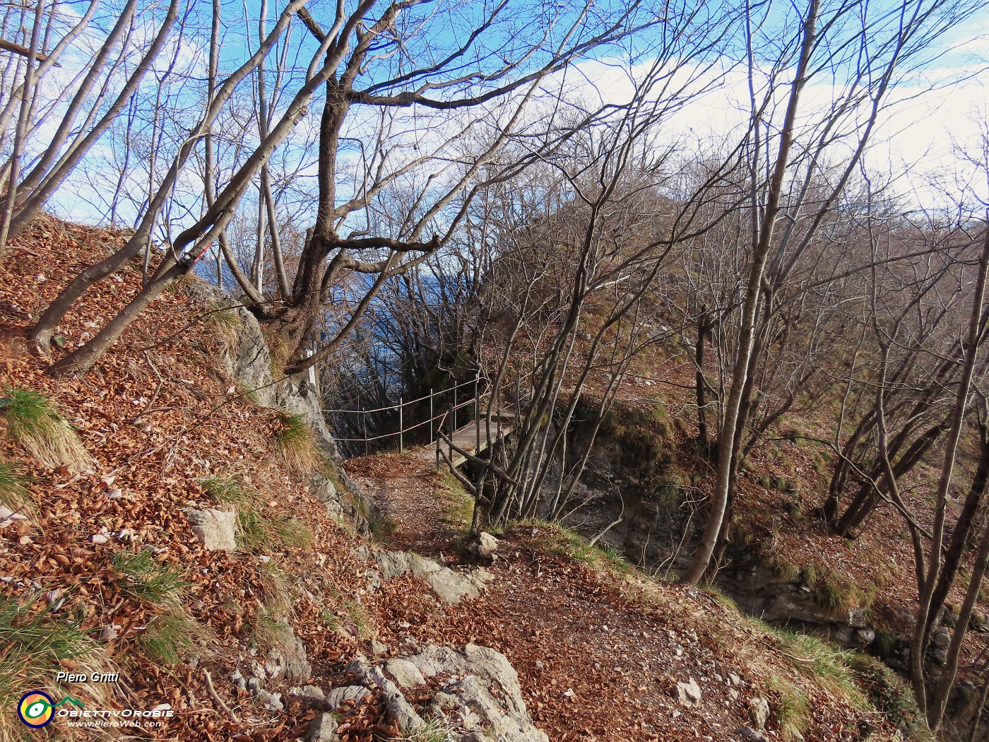 39 Al Passo del Pertus col Ponte degli Spagnoli (1193 m).JPG